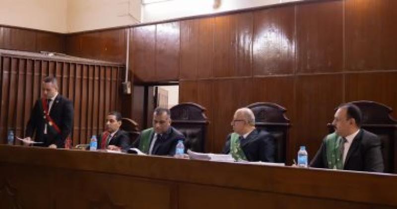 إعدام عائلى.. جنايات سوهاج تحيل أوراق عامل وأبنائه الأربعة للمفتى