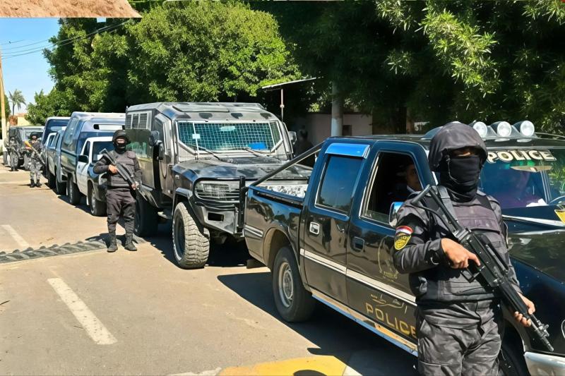 حملات مكبرة لضبط أباطرة المخدرات ..” والداخلية بالمرصاد ضبط مجموعة أشخاص وبحوزتهم كمية كبيرة من المخدرات بسوهاج.