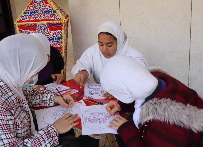 المكتبة المتنقلة تشارك بفعاليات ثقافية وفنية وتوعوية بمركز إيتاي البارود ضمن فعاليات ”قطار الخير ٢”