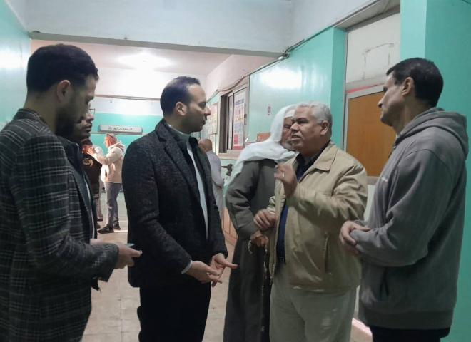 وكيل الوزارة يتفقد مبنى المركز الطبي بغرب ايتاي البارود ، للوقوف على حالته الإنشائية