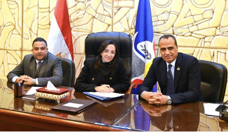 النائب ممدوح عبد السميع جاب الله وحل مشاكل المواطنين خلال لقاؤه مع د. جاكلين عازر محافظ البحيرة