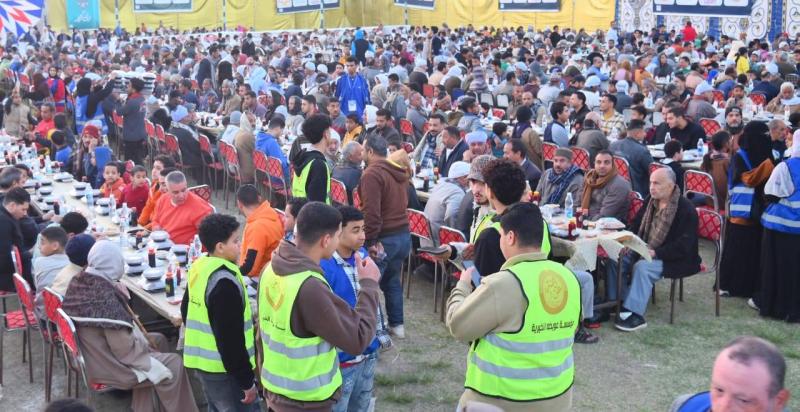 إفطار جماعي لـ5800 صائم.. قوافل السعادة لحياة كريمة تصل طهطا بسوهاج