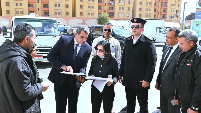 محافظ البحيرة تتفقد عدداً من محطات الوقود بدمنهور لمتابعة توافر المواد البترولية والالتزام بالتسعيرة الجديدة