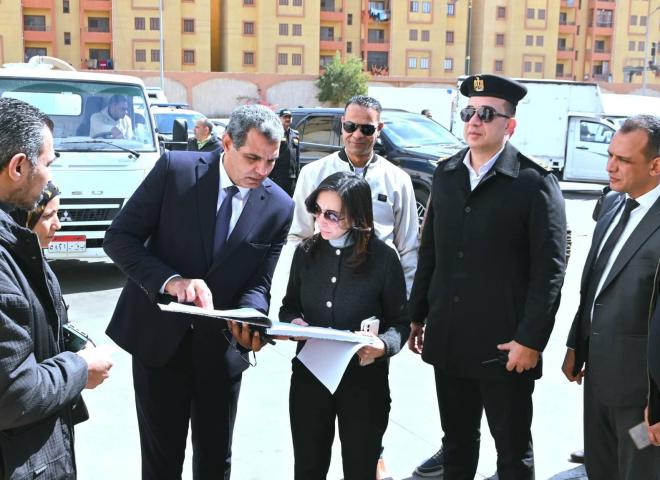 محافظ البحيرة تتفقد عدداً من محطات الوقود بدمنهور لمتابعة توافر المواد البترولية والالتزام بالتسعيرة الجديدة