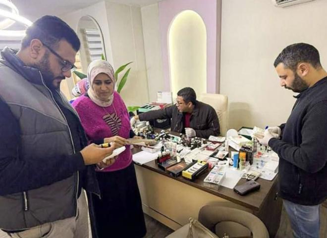 مرور مفاجئ لمدير إدارة العلاج الحر على أحد المنشآت الطبية الخاصة في ساعة متأخرة من الليل بدمنهور