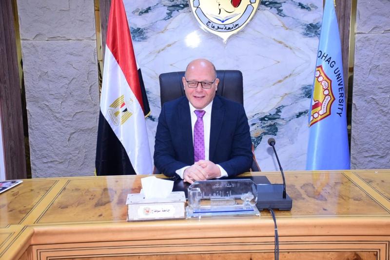 رئيس جامعة سوهاج ” إنقاذ 20 حالة سكتة دماغية بأحدث عقار عالمي «مجانًا»