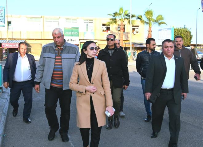 محافظ البحيرة تتابع إنتظام العمل والإلتزام وتوافر السيارات بمجمع مواقف دمنهور