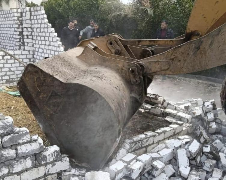 إستمرار حملات ازالة التعديات بالبحيرة ضمن الموجة (٢٨) للإزالات