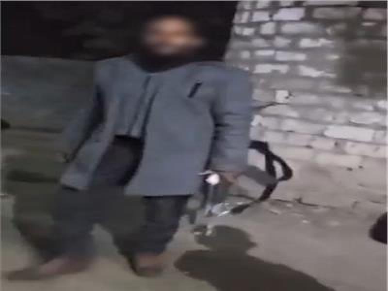 القبض على شخص ظهر في فيديو متداول حاملاً سلاحًا ناريًا بسوهاج