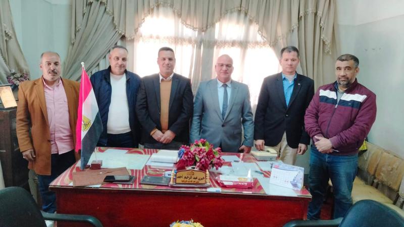 وكيل زراعة البحيرة فى زيارة مفاجئة للإدارة الزراعية بأبو حمص ويحذر من أى حالة تعدى على الأرض الزراعية