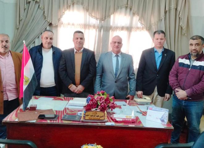 وكيل زراعة البحيرة فى زيارة مفاجئة للإدارة الزراعية بأبو حمص ويحذر من أى حالة تعدى على الأرض الزراعية