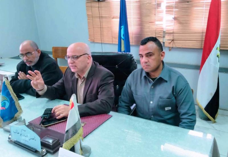 وكيل زراعة البحيرة ينجح فى حل مشكلة الصرف الزراعى  بقرية بلقطر بمركز أبو حمص