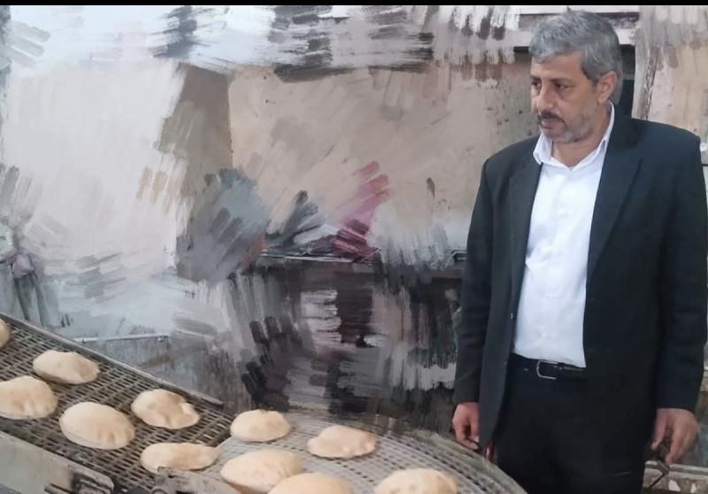 ضبط عدد (2) مخبز بالدلنجات  قاما بالتصرف في كمية من الدقيق البلدي قدرها (19 شيكارة) عن طريق بيعها في السوق السوداء لتحقيق أرباح غير مشروعة.