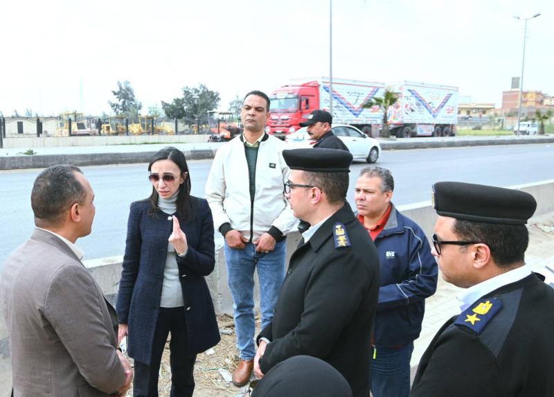 محافظ البحيرة تقوم بجولة ميدانية موسعة بدمنهور لرفع كفاءة مداخل المدينة والقرى المحيطة وتعزيز السلامة المرورية
