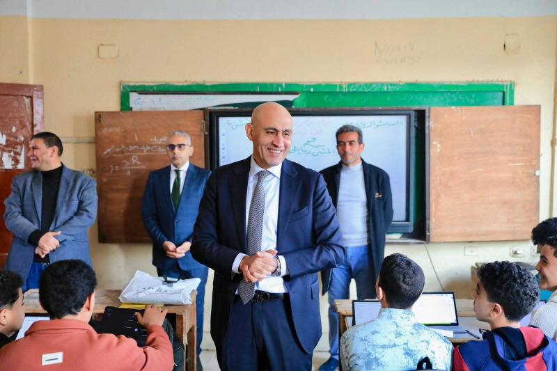 جولة مفاجئة لوزير التربية والتعليم بمحافظة الغربية لمتابعة انضباط سير العملية التعليمية ونسب حضور الطلاب والاختبارات الشهرية