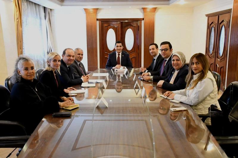 وزير الشباب والرياضة يلتقي الممثل الإقليمي لمنظمة الأغذية والزراعة (الفاو)