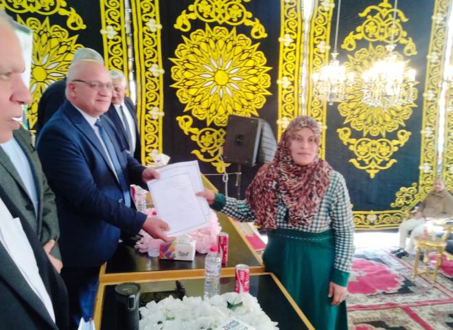 فى الحفل الختامى لمشروع ” مرونة ” بحضور وكيل زراعة البحيرة .. توزيع تروسيكلات و أغنام عشار وماكينات طحين على المزارعين بمركز أبو المطامير