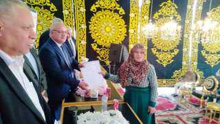 فى الحفل الختامى لمشروع ” مرونة ” بحضور وكيل زراعة البحيرة .. توزيع تروسيكلات و أغنام عشار وماكينات طحين على المزارعين بمركز أبو المطامير