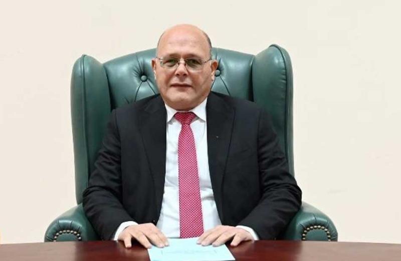 رئيس جامعة سوهاج الأهلية يضع خطة شاملة لتعزيز ثقافة ترشيد استهلاك الطاقة