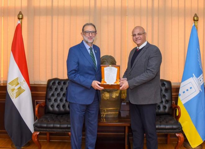 تعزيز سلامة الغذاء بالإسكندرية: رئيس الهيئة يلتقي محافظ الإسكندرية لتكثيف الرقابة وحماية المستهلكين