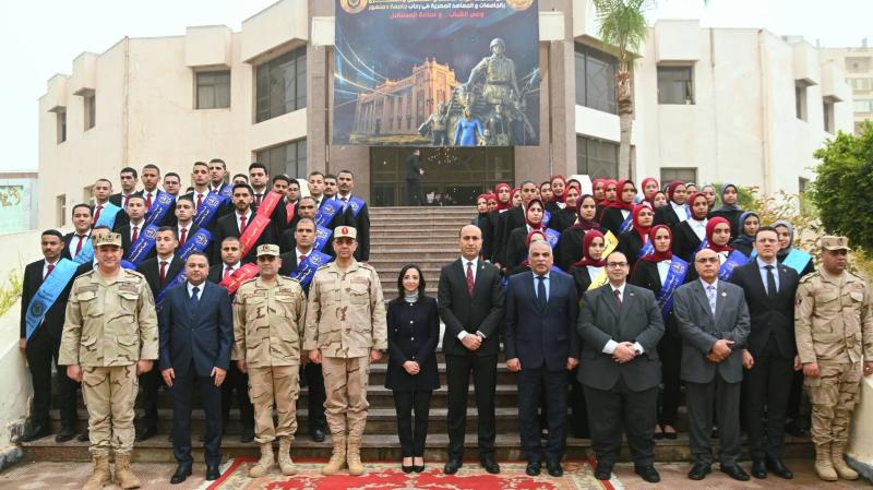 محافظ البحيرة وقائد الدفاع الشعبي العسكرى ورئيس جامعة دمنهور يشهدون الندوة التثقيفية الـ93  بمجمع دمنهور الثقافي