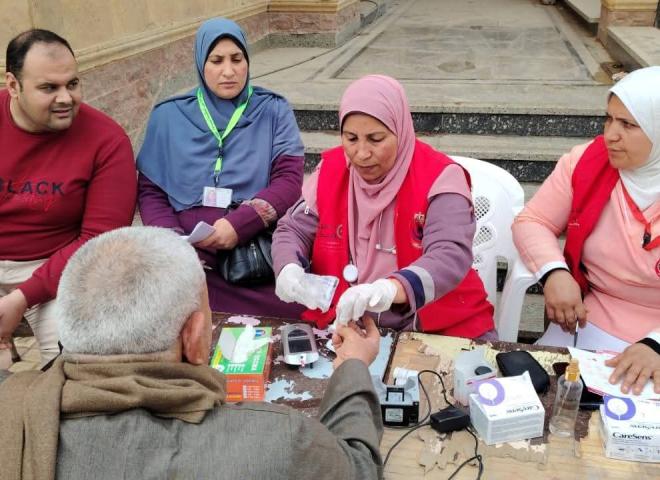 قوافل سكانية متكاملة تُقدِّم خدمات طبية لـ  732 مواطنًا بالإضافة لخدمات بيطرية بمركزي الرحمانية والمحمودية