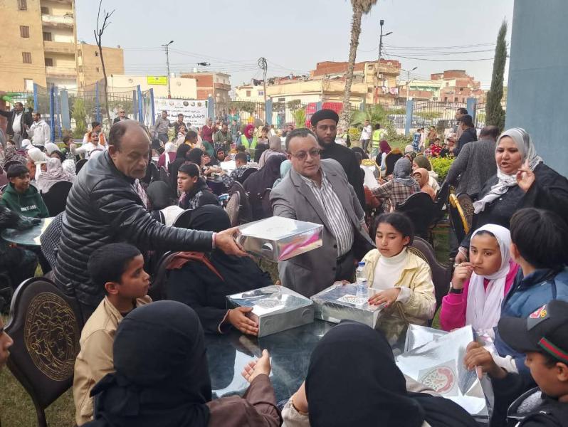 برعاية رئيس المركز   إحتفالية يوم اليتيم بابوالمطامير دعم إنساني متكامل .. ـ توزيع ملابس جديدة على الأطفال .