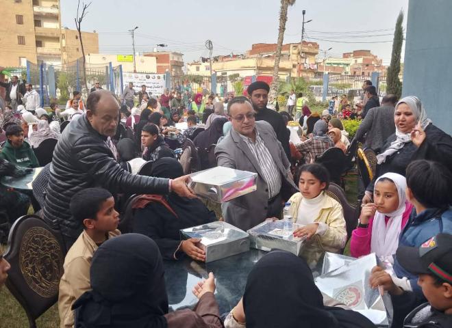 برعاية رئيس المركز   إحتفالية يوم اليتيم بابوالمطامير دعم إنساني متكامل .. ـ توزيع ملابس جديدة على الأطفال .