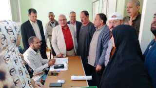وكيل وزارة الزراعة يتابع الجمعيات الزراعية المحول لها مزارعين لصرف الأسمدة من مراكز أخرى بالبحيرة