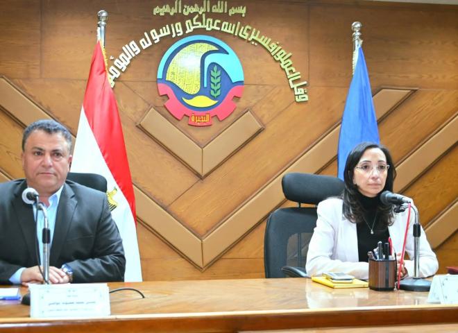 محافظ البحيرة تعقد إجتماعاً مع رؤساء الوحدات المحلية بنطاق المحافظة