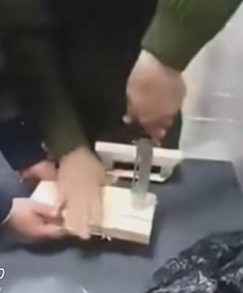 مباحث مطار سوهاج تحبط محاولة مبتكرة لتهريب كمية من الأقراص المخدرة إلى خارج البلاد