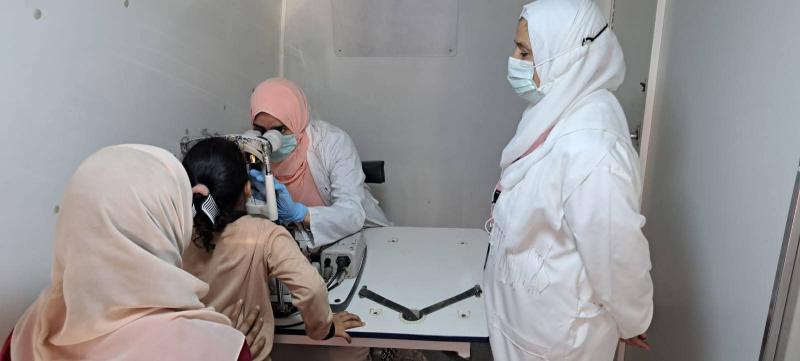 الكشف على ١٣٠٠ مواطن خلال قافلة طبية مجانية بقرية الأبعادية بمركز دمنهور