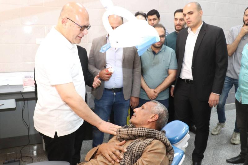 تقنيات حديثة فى عالم زراعة الأسنان تقدمها جامعة سوهاج للمرضي من مختلف المحافظات