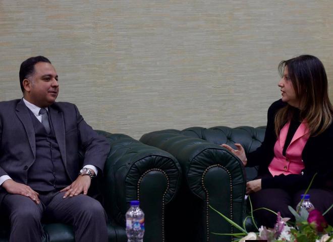 بحث أوجه التعاون مع هيئة الرقابة النووية والإشعاعية  نائب محافظ البحيرة يعقد لقاء موسع بمكتبة مصر العامة بدمنهور لمناقشة خطة العمل خلال المرحلة المقبلة