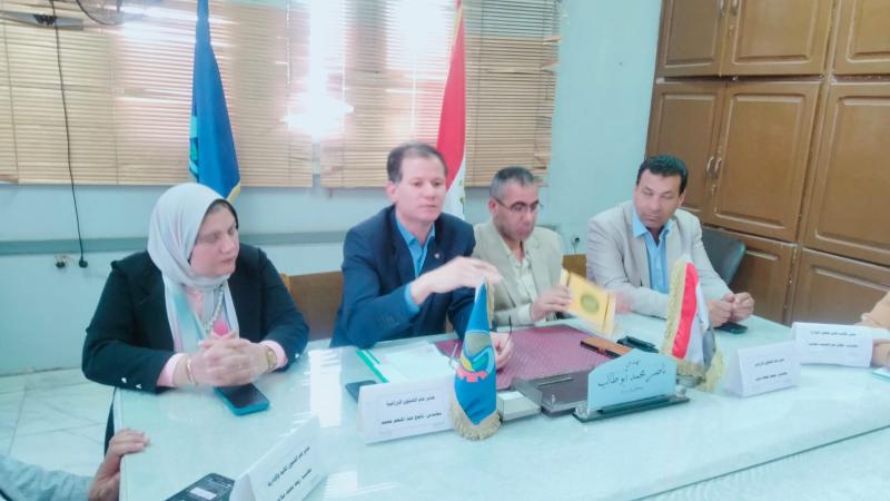 الرى والزراعة والإصلاح الزراعى يجتمعون لوضع ضوابط لزراعة الأرز لموسم 2026 بمحافظة البحيرة  • إزالة المشاتل المخالفة فورا واتخاذ الإجراءات القانونية ضد المخالفين