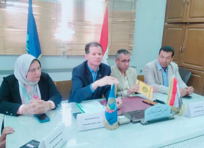 الرى والزراعة والإصلاح الزراعى يجتمعون لوضع ضوابط لزراعة الأرز لموسم 2026 بمحافظة البحيرة  • إزالة المشاتل المخالفة فورا واتخاذ الإجراءات القانونية ضد المخالفين