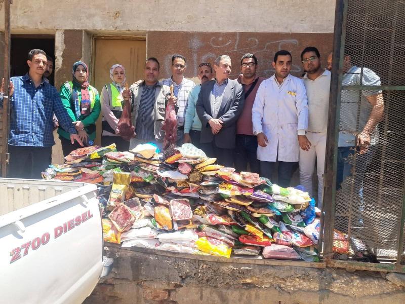 مديرية التموين بسوهاج تضرب بيد من حديد.. ضبط 410 كيلو لحوم ودواجن فاسدة