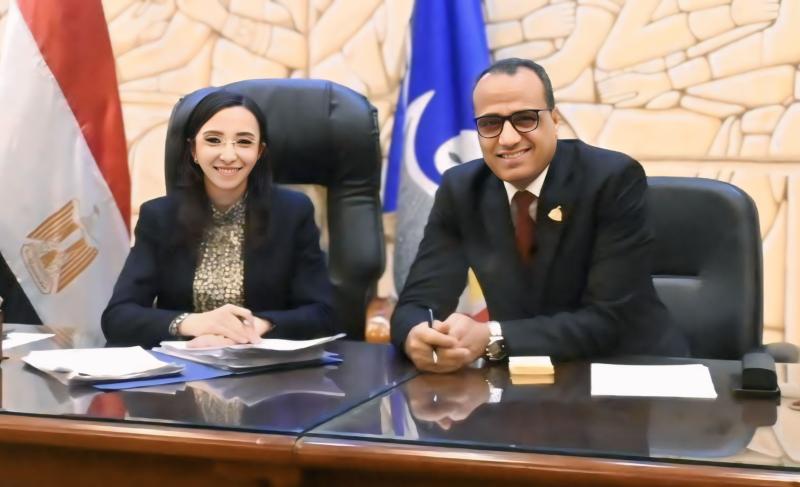 لتعزيز التواصل ودفع جهود التنمية.. محافظ البحيرة تعقد اللقاء الدوري مع أعضاء مجلسي النواب والشيوخ