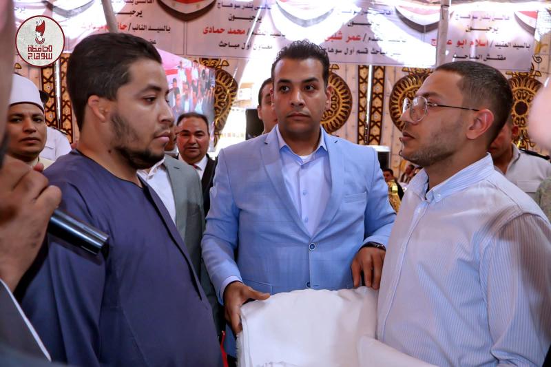 محافظ سوهاج يشهد صلح عائلتي ” أولاد الحاج مصطفى رجب عبد العال ” و ” أولاد الحاج محمد اسماعيل ”