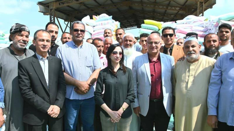 من قلب مواقع التخزين والشون بكفر الدوار .. محافظ البحيرة تتابع منظومة توريد الأقماح بشونة البنك الزراعي ببردلة وشونة مطحن كفر الدوار