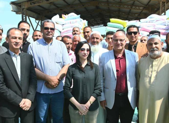 من قلب مواقع التخزين والشون بكفر الدوار .. محافظ البحيرة تتابع منظومة توريد الأقماح بشونة البنك الزراعي ببردلة وشونة مطحن كفر الدوار