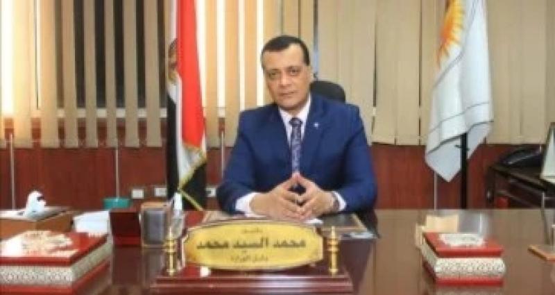 محافظ سوهاج يحيل معلما للتحقيق بسبب نشر امتحانات محافظات أخرى