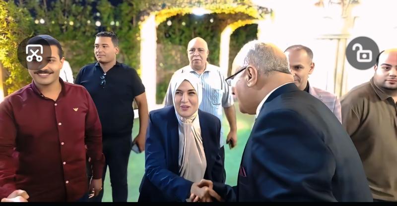 معالي النائبة سناء برغش عضو مجلس النواب المصري تشارك الإعلامي أحمد منازع فرحته بزفاف نجلته هدير