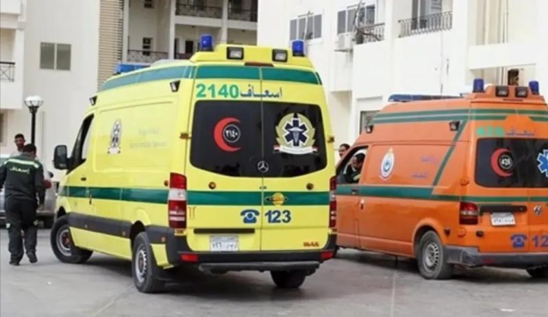 تسمم 7 طالبات جامعيات إثر تناول وجبة دجاج فاسد داخل سكنهن بسوهاج
