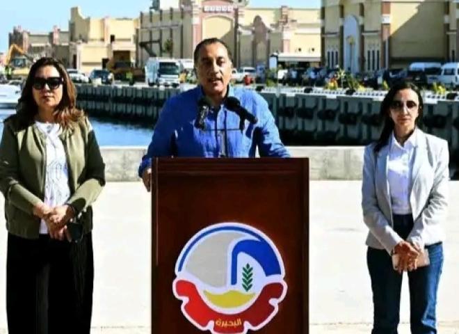 خلال مؤتمر صحفي في ختام زيارته اليوم إلى محافظة البحيرة:  رئيس الوزراء: توجيه فخامة الرئيس بتحويل مصر إلى مركز إقليمي رئيسي لتداول الغاز والطاقة يتحقق على الأرض الآن ويؤتي ثماره