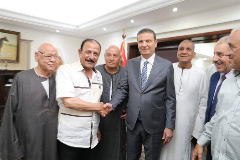 وزير الزراعة يضع خطة حاسمة لإحكام الرقابة على توزيع الأسمدة ومواجهة السوق السوداء وتحقيق العدالة في التوزيع
