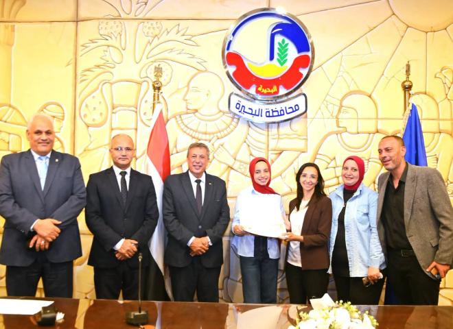 في إحتفالية مميزة بمجمع دمنهور للثقافة والفنون  محافظ البحيرة تكرّم أوائل الشهادة الإعدادية وتؤكد: أنتن نماذج مضيئة للتفوق وصُنّاع لمستقبل الوطن