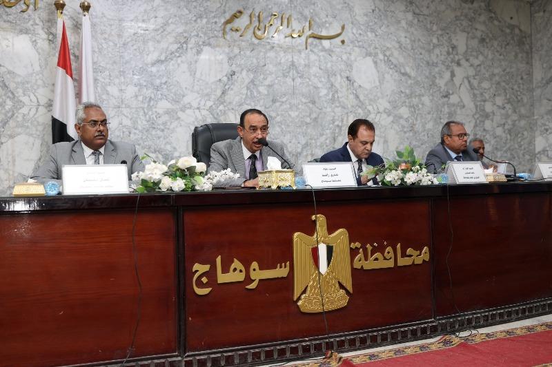 وحدة الرصد بسوهاج تنفي شائعة إصابة طالب بـ”سماعة الغش”.. والطبيب يؤكد: الروشتة المتداولة مزورة