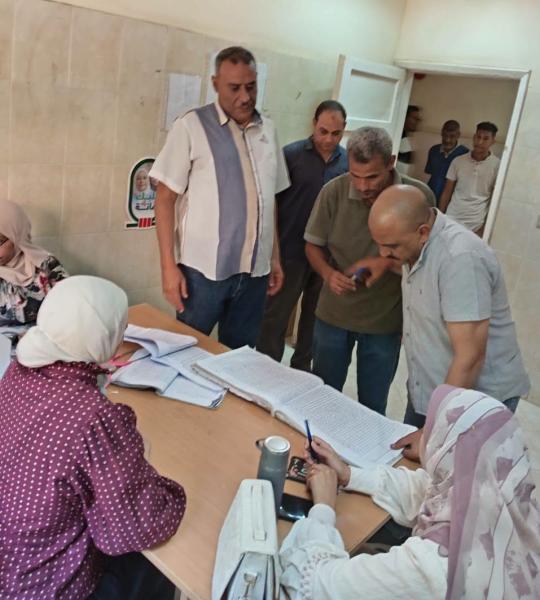 ابودياب نائب رئيس أخميم يتابع الخدمات الصحية والشبابية ميدانيا