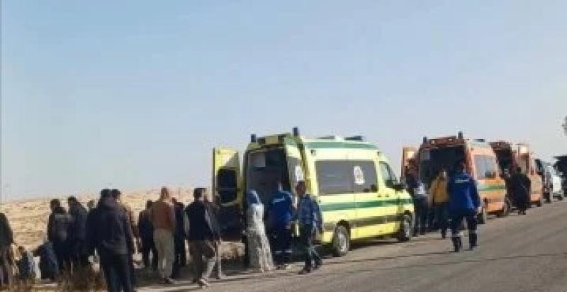 إصابة 10 أشخاص في تصادم سيارة ميكروباص على طريق طهطا - بنجا بسوهاج